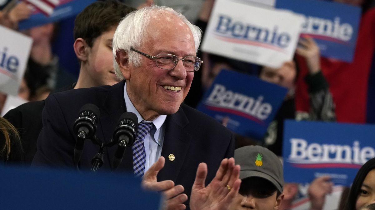 Sanders vyhrál primárky v New Hampshire. Je to konec Trumpa, slibuje
